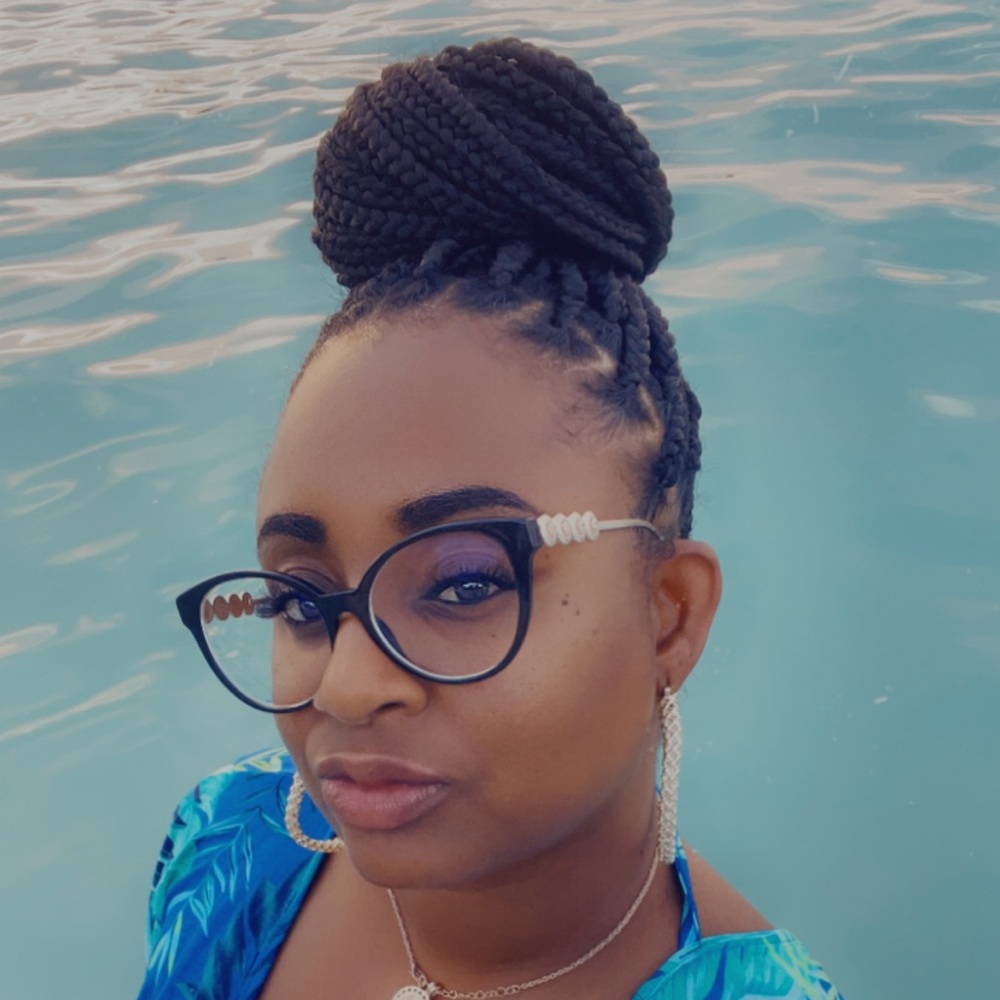 Meet your Posher, Janisha